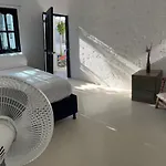 Room In Lodge - Tr-V1D Hostel Room Near Castillo San Felipe With Pool And Wifi